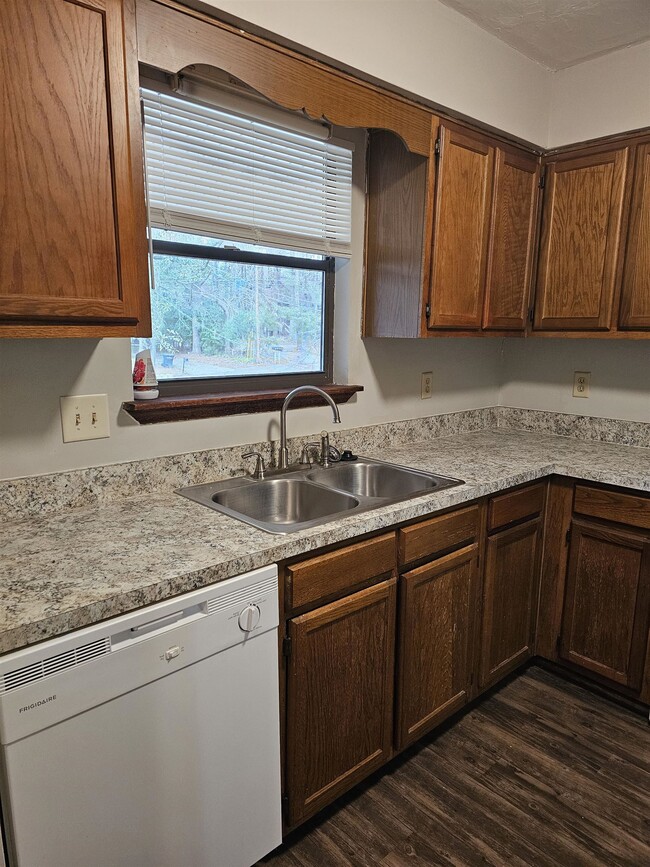 Building Photo - 2917 Woodrich Dr