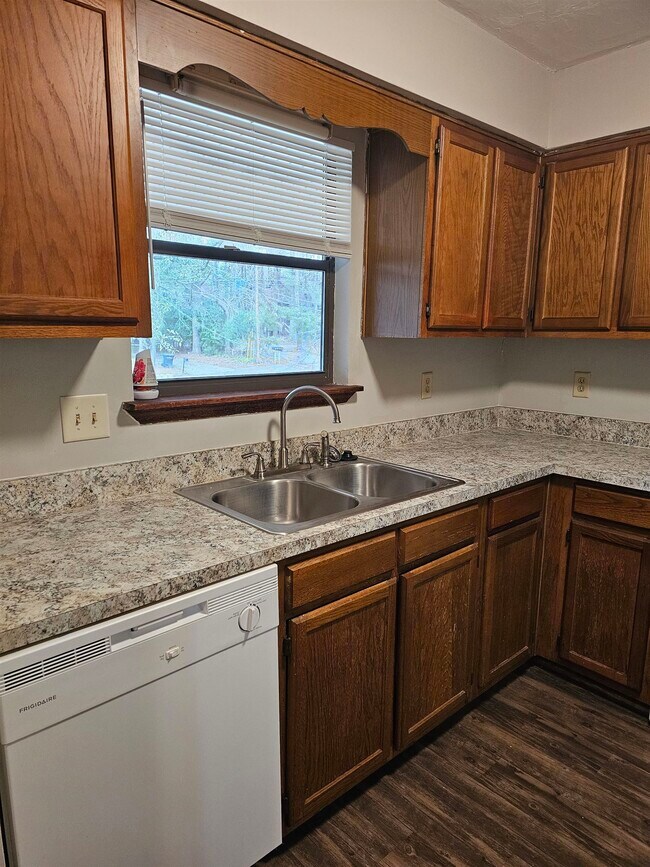 Foto del edificio - 2917 Woodrich Dr