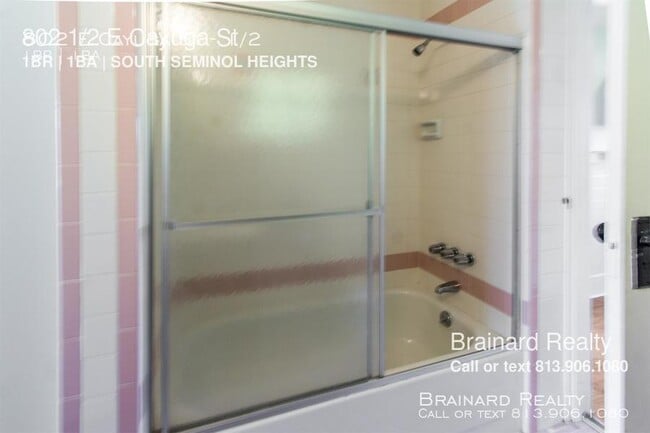 Building Photo - 802 E Cayuga St