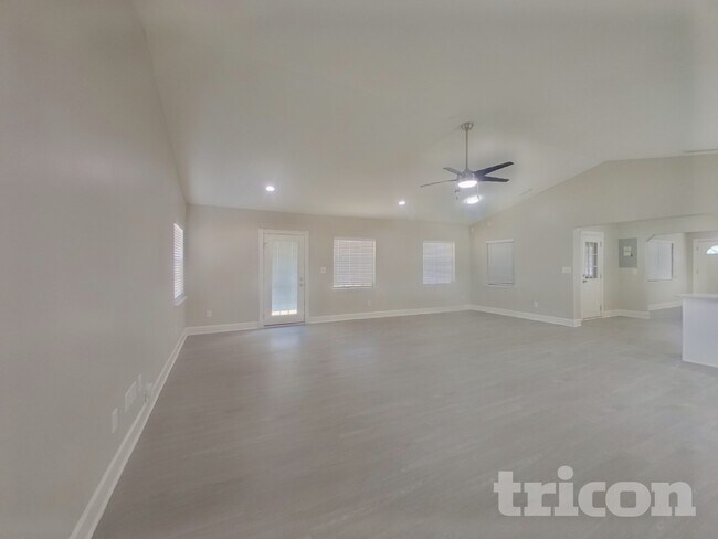 Foto del edificio - 11975 Cornelius St