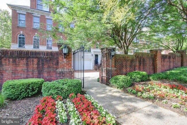 Foto del edificio - 8639 Terrace Garden Way