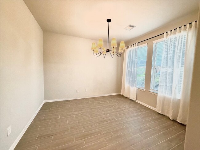 Building Photo - 8319 Divot Trce