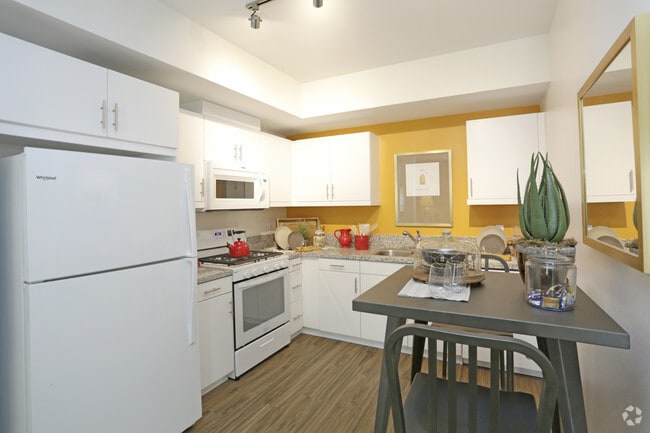 1 BR, 1 BA - 743 SF - Stone Creek