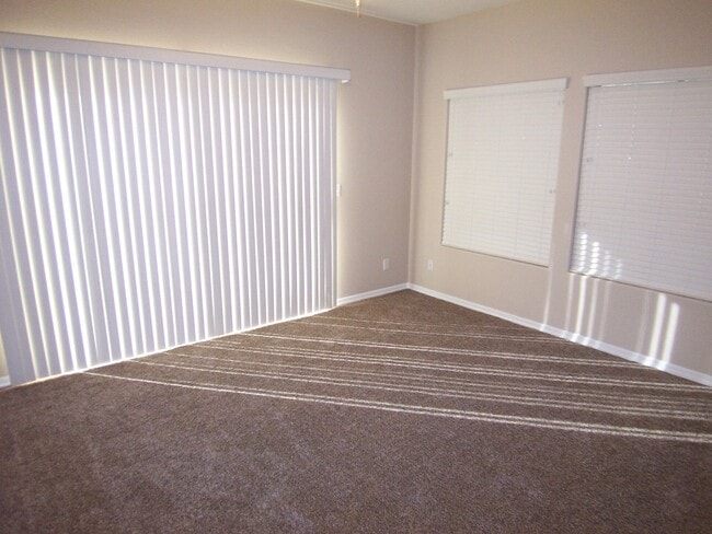 Photo - 1406 W Emerald Ave Apartment