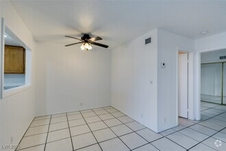 Building Photo - 4012 Grasmere Ave