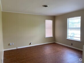 Building Photo - 4009 Bahama Dr