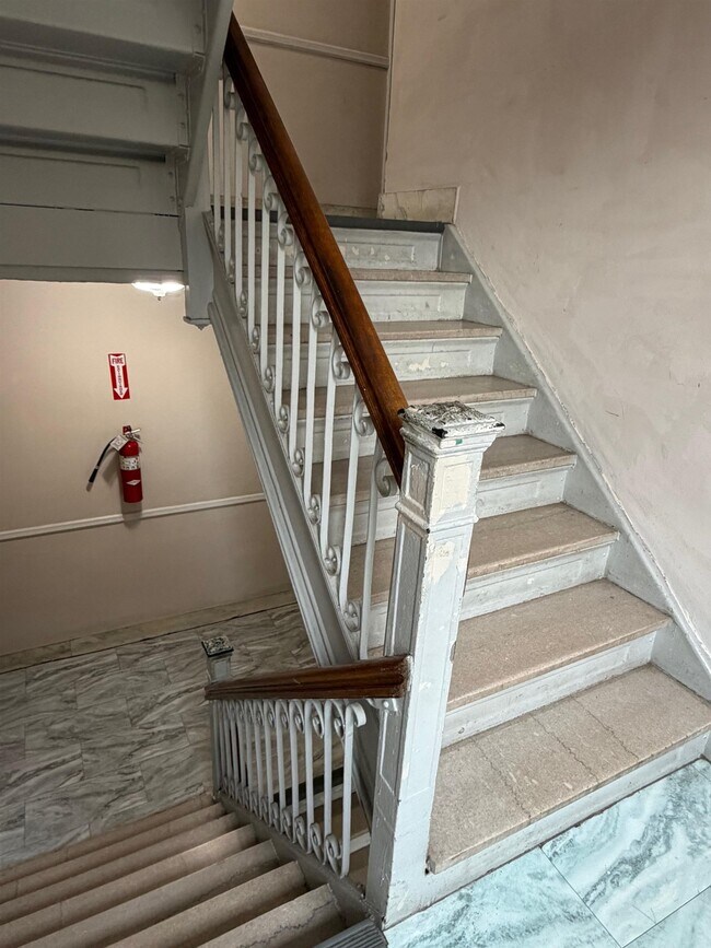 Foto del edificio - 7812 Hudson Ave