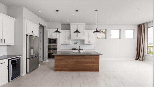 Foto del edificio - 595 Dayridge Dr