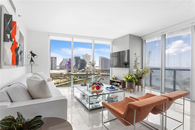 Foto del edificio - 495 Brickell Ave