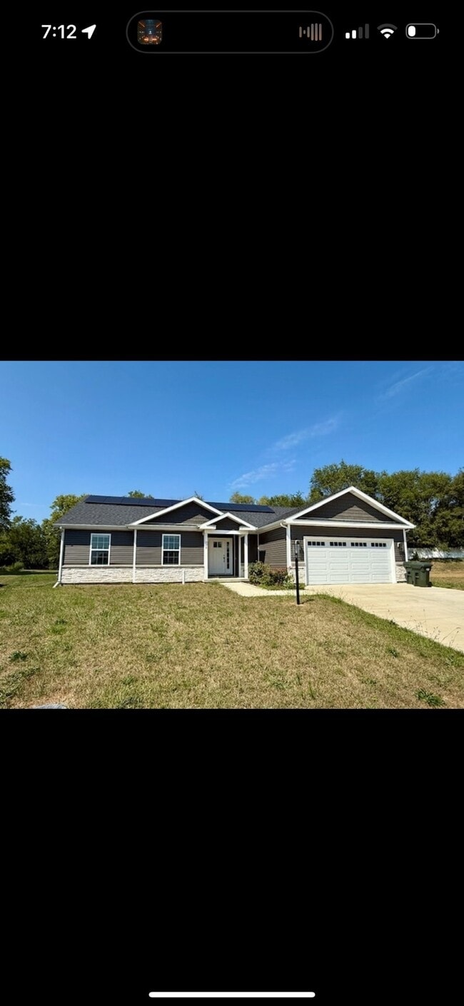 Building Photo - 709 N Abbey Rd