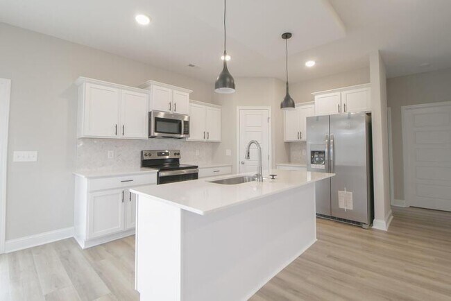 Building Photo - 485 Herman Dr