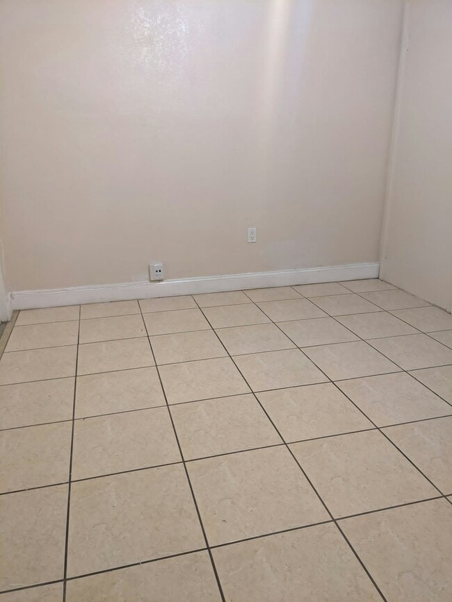 Foto del edificio - 1241 NE 212th Terrace