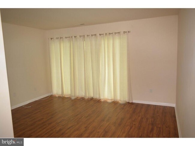 Building Photo - 23B E Daisy Ln