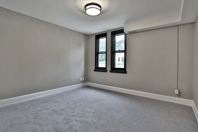 Foto del edificio - 107 Chestnut St E