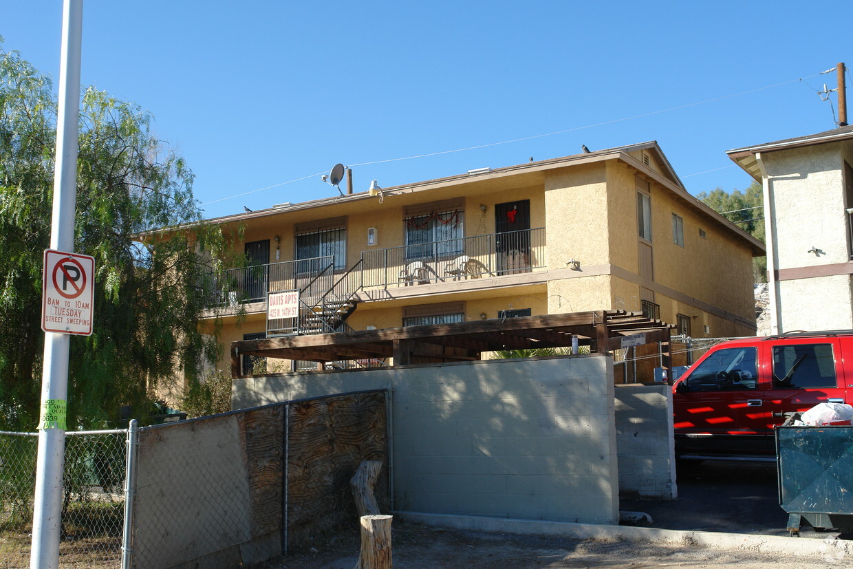 Building Photo - Davis Apartments