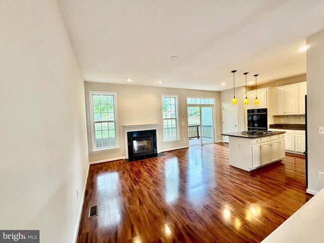 Building Photo - 15519 Exmore Ct