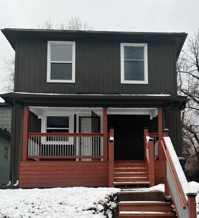 Building Photo - 3309 Moulton Ave