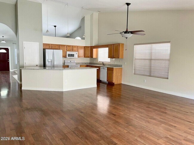 Foto del edificio - 4219 W Misty Willow Ln