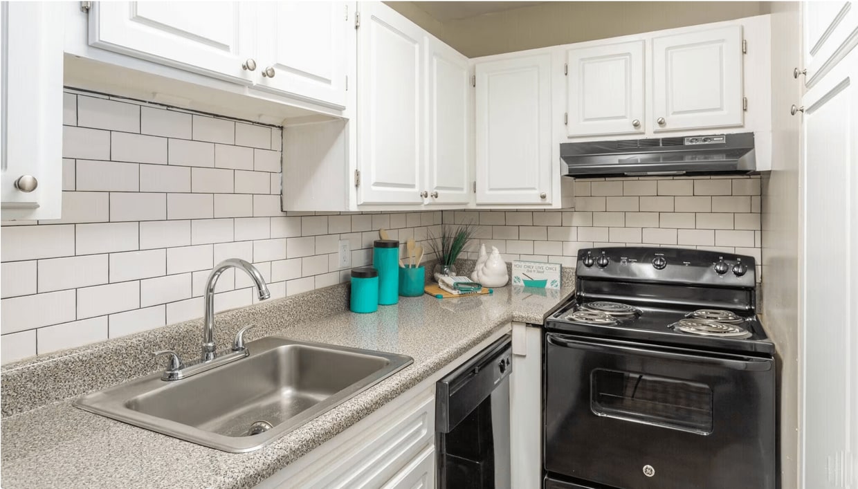 Primary Photo - Bradley Square Apartments