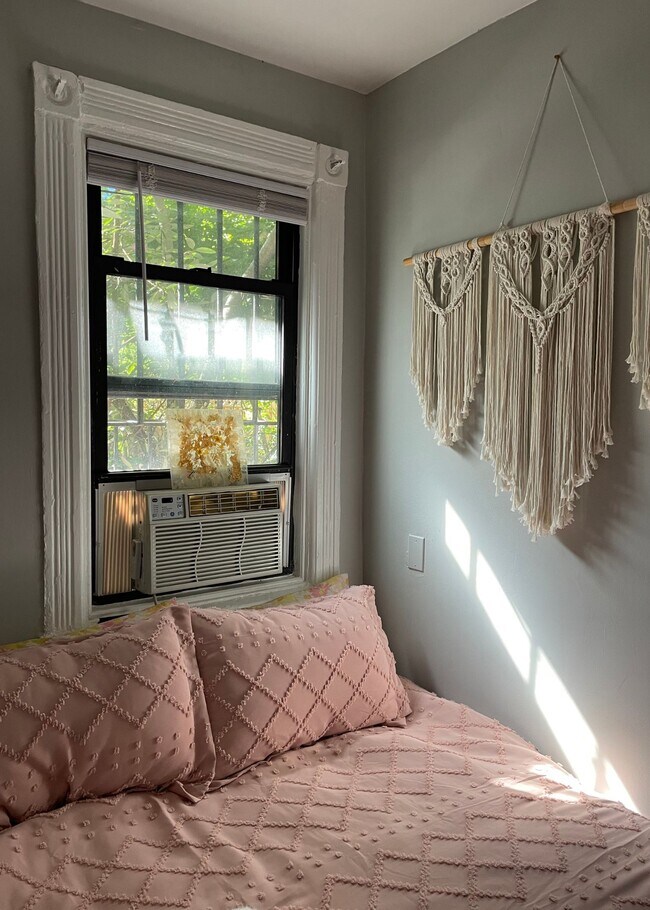 Bedroom - 186 Berkeley Pl