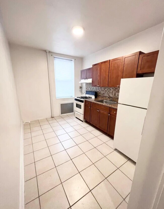 Foto del edificio - 707 E 189th St