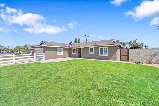 Building Photo - 5892 Meadowlark Dr