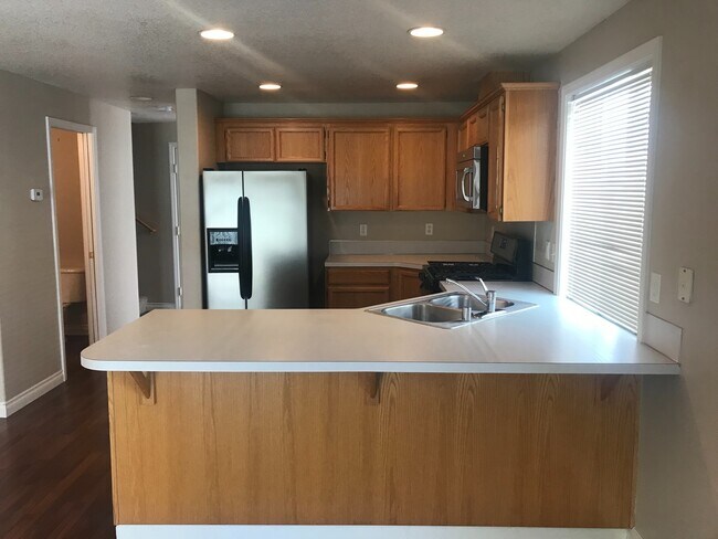 Photo - Spacious Townhouse in Great Central Locati...