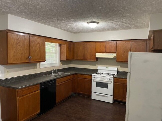 Building Photo - 2871 Old S Dr