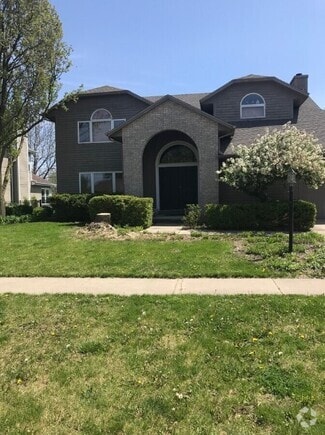 Building Photo - 2704 Cherry Hills Dr