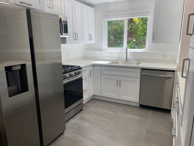 Foto del edificio - 3625 Midvale Ave