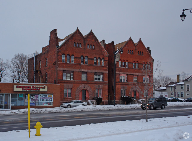 Building Photo - 512-514 Lake Ave