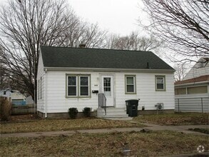 Building Photo - 641 Newton St