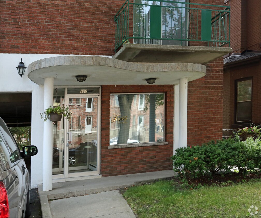 Building Photo - Topaz Apartments