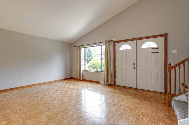 Building Photo - 567 Forum Dr