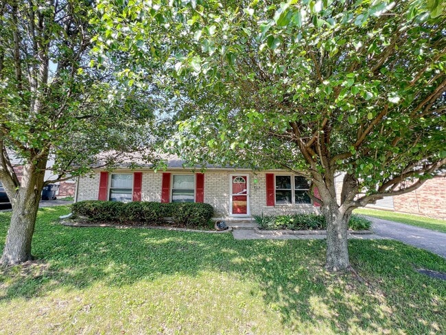 Foto del edificio - 1559 Summerhill Dr