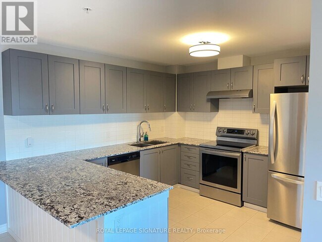 Building Photo - 2522-2522 Keele St