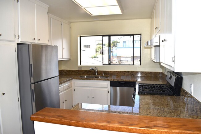 Foto del edificio - Newly Remodeled Ocean View Home in Ocean B...