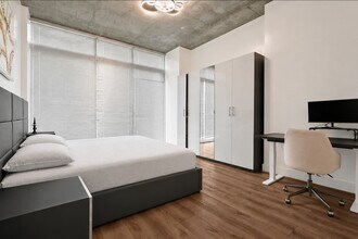 Building Photo - 5925 Almeda Rd