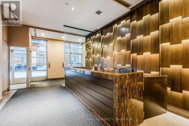 Photo du bâtiment - 8 Scollard St