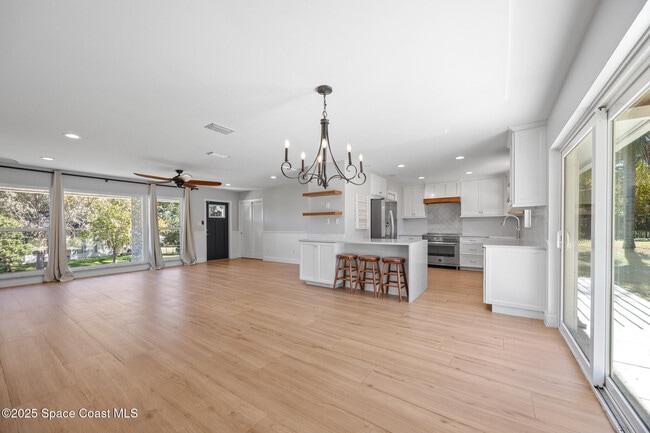 Building Photo - 3701 Warwick Dr