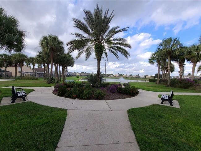 Building Photo - Beautiful 3/2 pool home in prestigious Hampton lakes