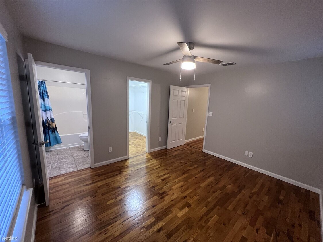 Building Photo - 2 br, 2 bath Duplex - 719 West Georgia Str...