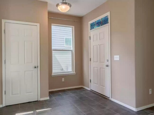 Foto del edificio - Beautiful 3 Bedroom 2 1/2 Bath Home in a F...