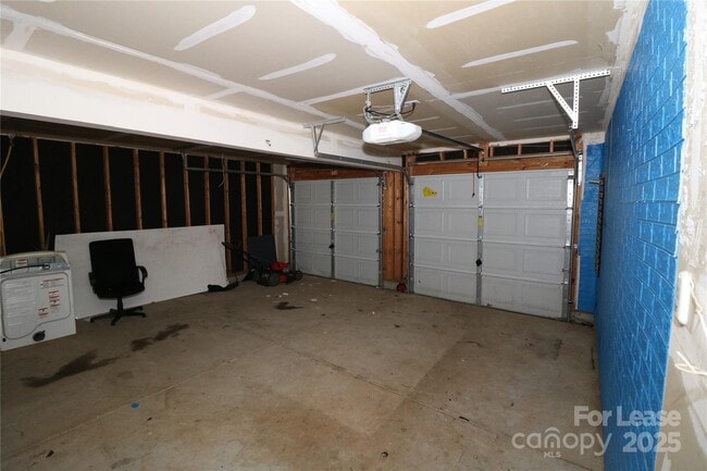 Building Photo - 1001 Boulder Dr