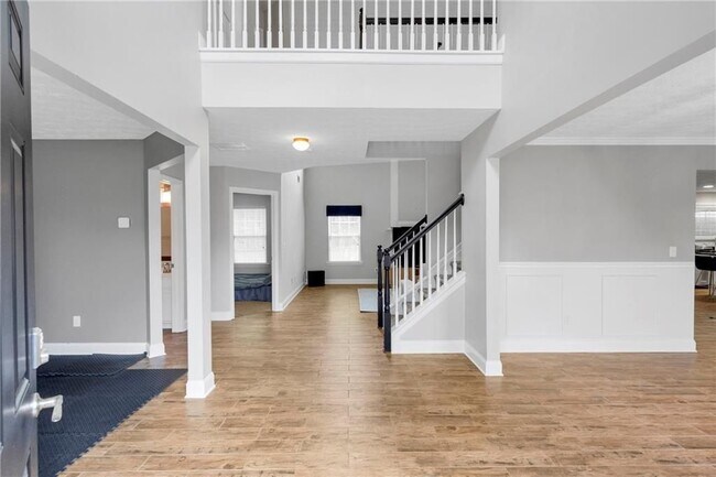 Foto del edificio - 709 Roxholly Ln NE