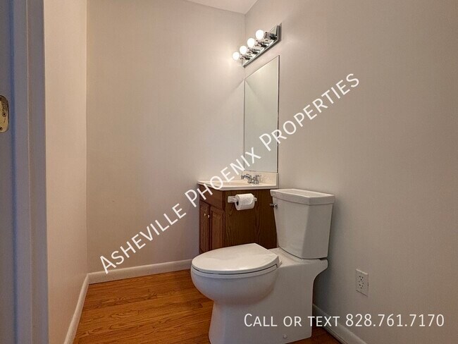 Foto del edificio - 726 Fairview Rd