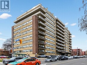 Building Photo - 2500 Bathurst St