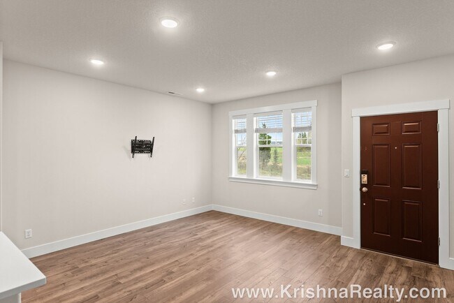 Foto del edificio - Beautiful Newer 3BD* 2.5 BA* Home in Betha...