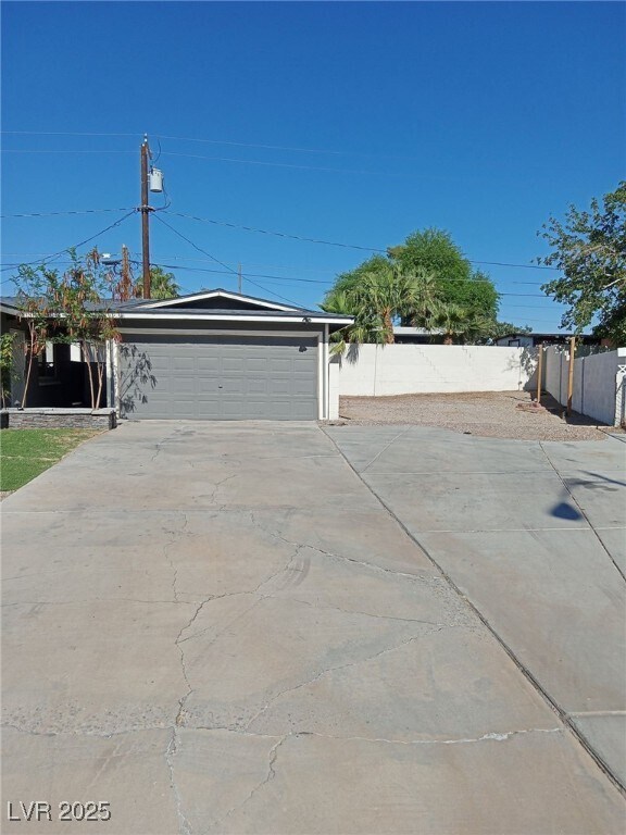 Foto del edificio - 4044 Pepe Cir