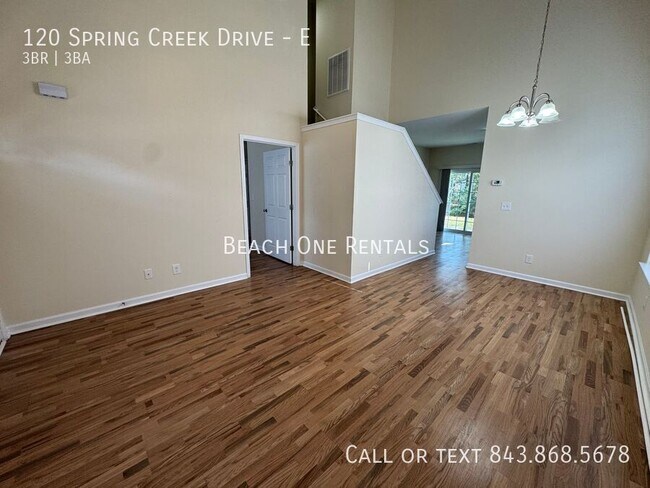 Foto del edificio - 120 Spring Creek Dr